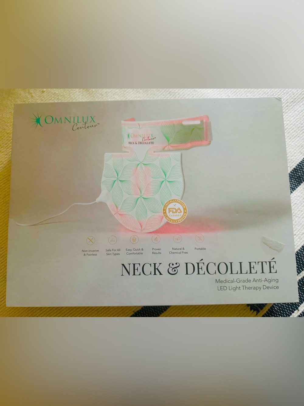 Omnilux Contour Neck & Décolleté LED Light Therapy Mask - NEVER USED